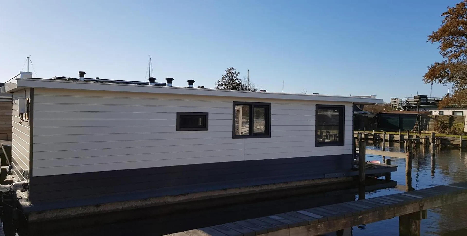 Apartment Poellodge, Luxe Houseboot Met Zonnig Terras Aalsmeer
